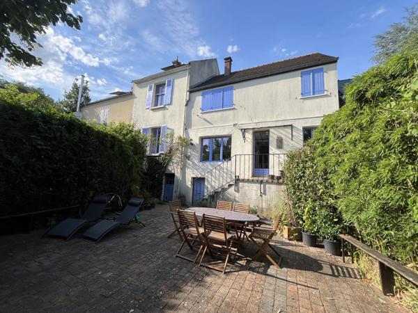 Vente                                                      Maison
                        
                     6 pièces                      159 m2                     à Dourdan
