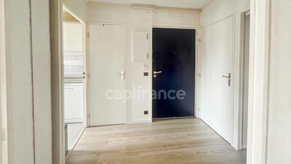 LE HAILLAN - Spacieux T3 lumineux de 72 m² en rez-de-chaussée avec jardinet à jouissance exclusive, accès indépendant, cellier et parking sous-sol