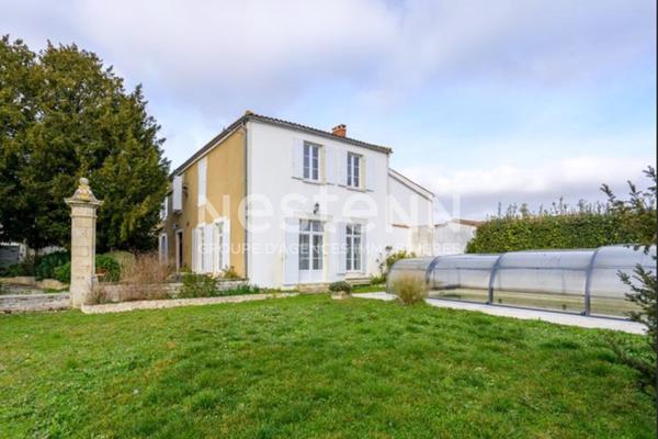 Propriété 263 m2, 6 chambres, piscine, dépendance, garage