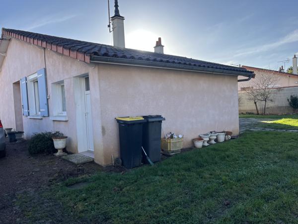 Thouars (79100) ref 100844 EXCLUSIVITE THOUARS Quartier calme , Proche commerces et écoles Maison de Plain Pied , 3 chambres