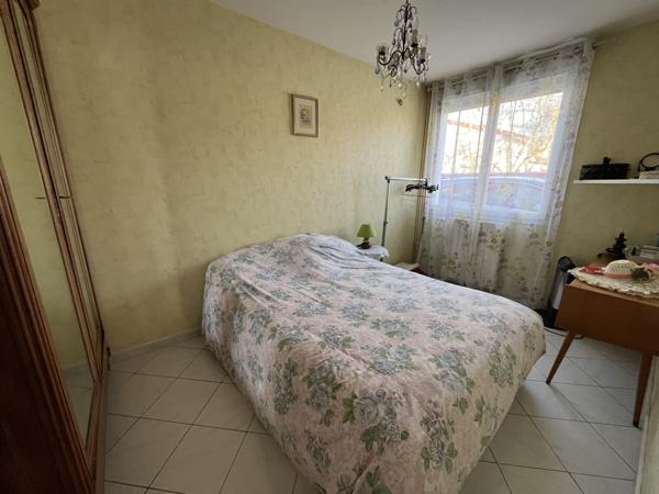 Thouars (79100) ref 100844 EXCLUSIVITE THOUARS Quartier calme , Proche commerces et écoles Maison de Plain Pied , 3 chambres