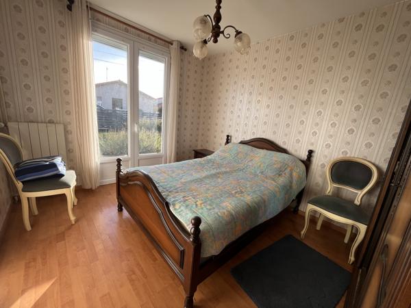 Thouars (79100) ref 100844 EXCLUSIVITE THOUARS Quartier calme , Proche commerces et écoles Maison de Plain Pied , 3 chambres