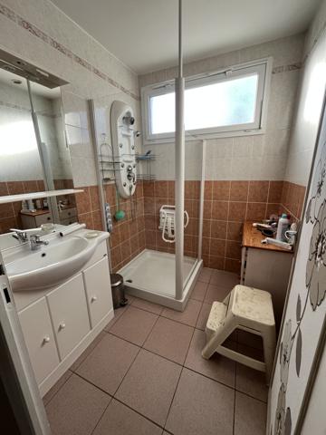 Thouars (79100) ref 100844 EXCLUSIVITE THOUARS Quartier calme , Proche commerces et écoles Maison de Plain Pied , 3 chambres