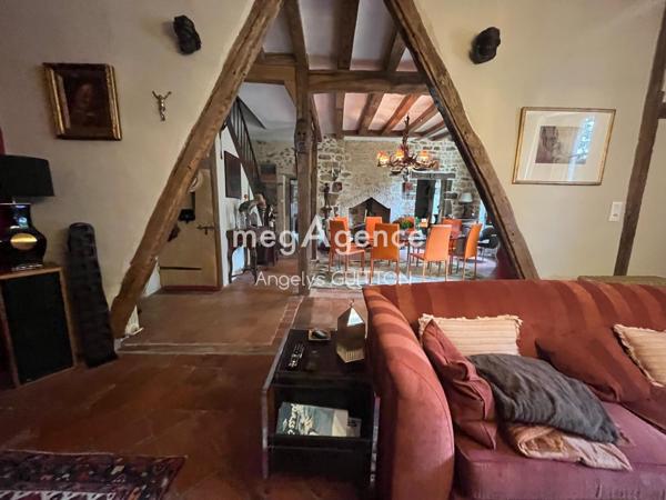 Maison à Beaumont-sur-Sarthe, 72170 - 6 pièces 190m²