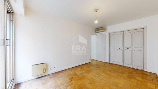 NICE - MUSICIENS / GAMBETTA : VASTE 4 PIÈCES AVEC TERRASSE ET BALCONS