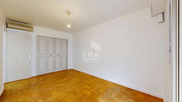 NICE - MUSICIENS / GAMBETTA : VASTE 4 PIÈCES AVEC TERRASSE ET BALCONS