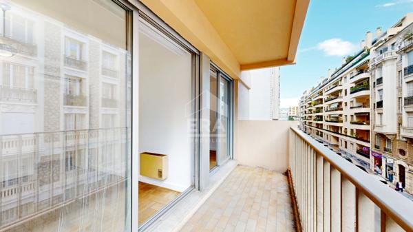 NICE - MUSICIENS / GAMBETTA : VASTE 4 PIÈCES AVEC TERRASSE ET BALCONS