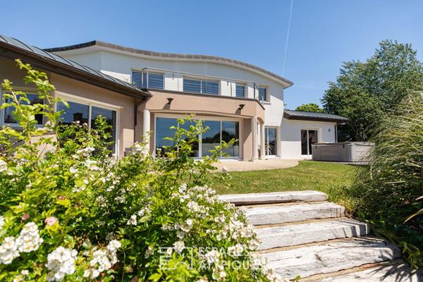 maison d’architecte tournée vers l’océan
