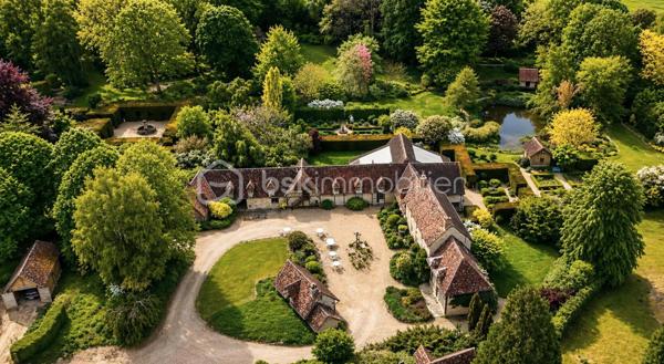 Manoir de 143 100 m²