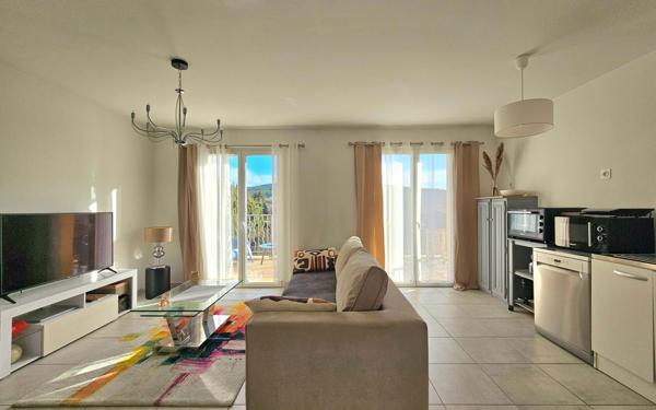 Appartement à vendre    3 pièces • 68 m2 Eyguières