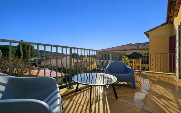 Appartement à vendre    3 pièces • 68 m2 Eyguières