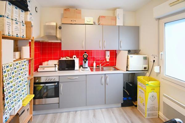 BEL APPARTEMENT DE PLAIN-PIED DE 66,4 M² AVEC PARKING PRIVATIF