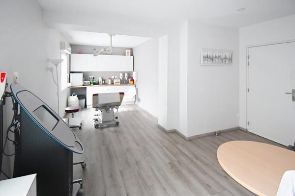 BEL APPARTEMENT DE PLAIN-PIED DE 66,4 M² AVEC PARKING PRIVATIF