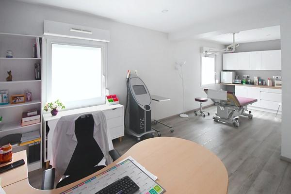 BEL APPARTEMENT DE PLAIN-PIED DE 66,4 M² AVEC PARKING PRIVATIF