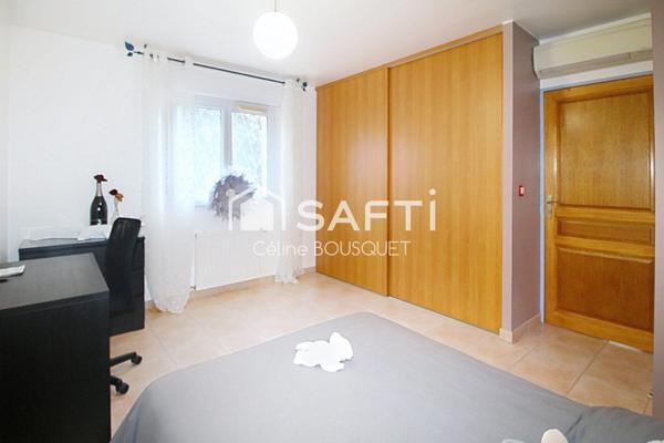 Maison de 131 m2 + piscine sur terrain de 4 450 m2