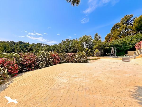 Maison à vendre |  Marseille 11 |  4 pièces | 100 m²