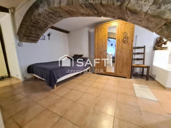 PIGNANS - APPARTEMENT T3 AU REZ-DE-CHAUSSÉE DANS LE CENTRE DU VILLAGE, PROCHE PARKING ET DES COMMODITES