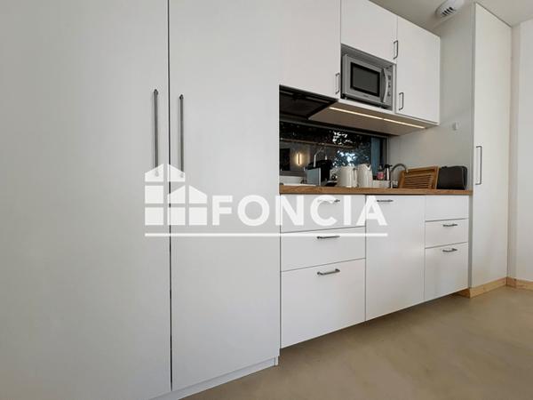 Location Studio meublé 24 m² - 13 RUE DE VAUTREUIL La Rochelle 17000