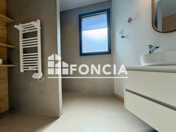Location Studio meublé 24 m² - 13 RUE DE VAUTREUIL La Rochelle 17000