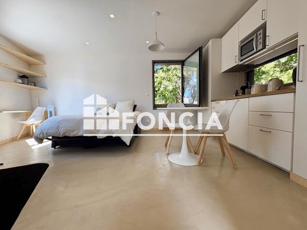 Location Studio meublé 24 m² - 13 RUE DE VAUTREUIL La Rochelle 17000