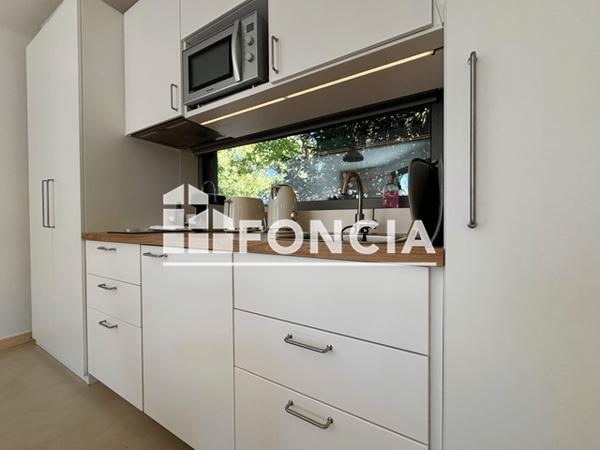 Location Studio meublé 24 m² - 13 RUE DE VAUTREUIL La Rochelle 17000