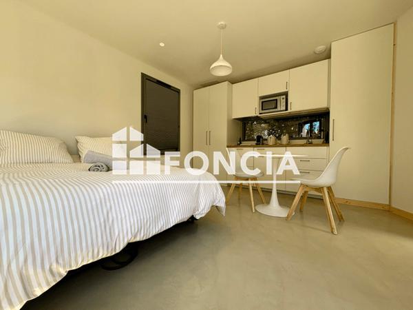 Location Studio meublé 24 m² - 13 RUE DE VAUTREUIL La Rochelle 17000