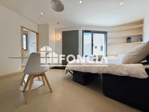 Location Studio meublé 24 m² - 13 RUE DE VAUTREUIL La Rochelle 17000