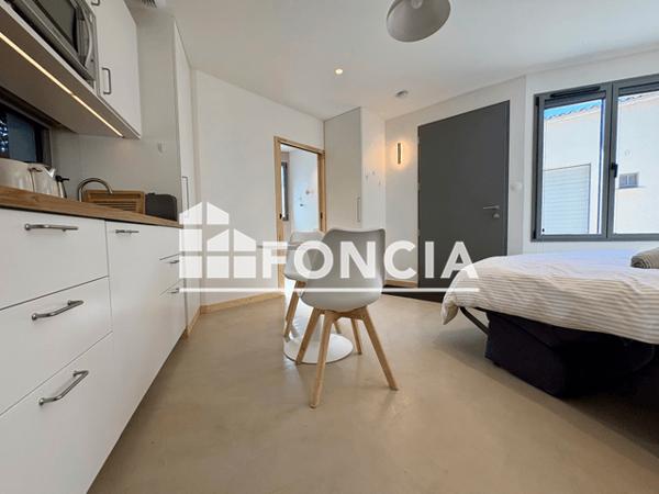 Location Studio meublé 24 m² - 13 RUE DE VAUTREUIL La Rochelle 17000