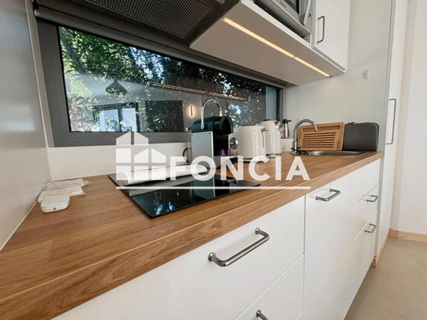 Location Studio meublé 24 m² - 13 RUE DE VAUTREUIL La Rochelle 17000