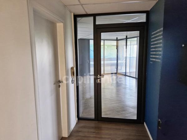 Bureau 167 M2 à AIX EN PROVENCE (13)