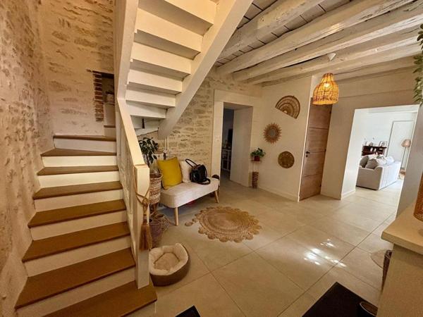 Maison familiale rénovée avec goût - 162 m² habitables sur un terrain de 1 916 m² - 4 chambres