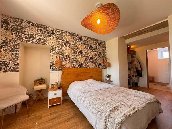 Maison familiale rénovée avec goût - 162 m² habitables sur un terrain de 1 916 m² - 4 chambres
