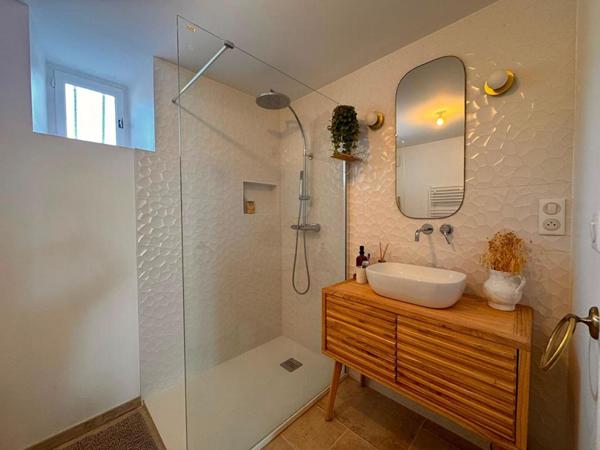Maison familiale rénovée avec goût - 162 m² habitables sur un terrain de 1 916 m² - 4 chambres