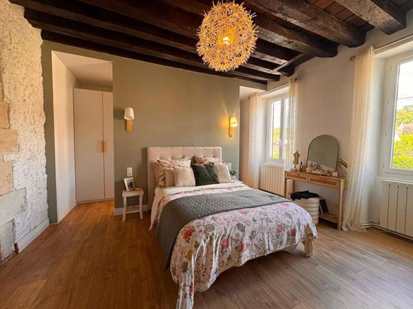 Maison familiale rénovée avec goût - 162 m² habitables sur un terrain de 1 916 m² - 4 chambres