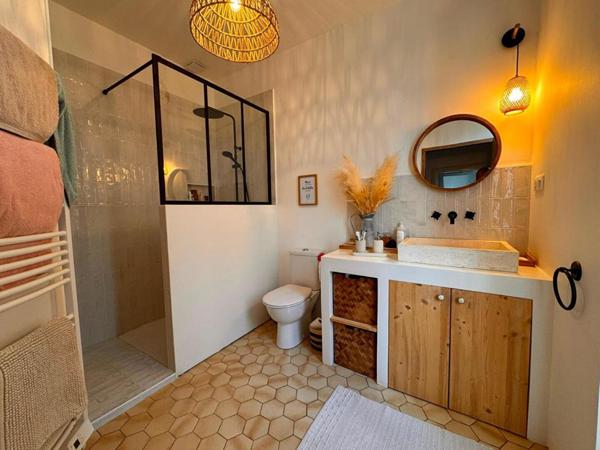 Maison familiale rénovée avec goût - 162 m² habitables sur un terrain de 1 916 m² - 4 chambres