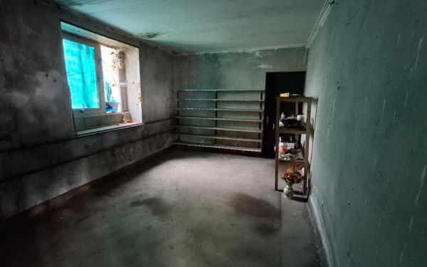 Stationnement à vendre    1 400 m2 Louisfert