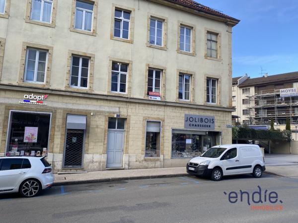 Appartement T2 (84 m² Carrez)  à MORTEAU