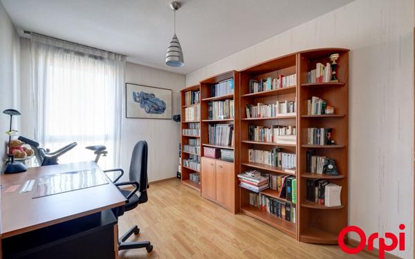 Appartement à vendre    3 pièces • 65,61 m2 Vénissieux