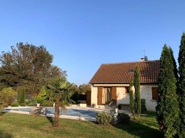 Jolie maison avec piscine