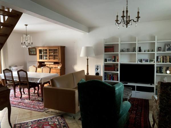 Jolie maison avec piscine