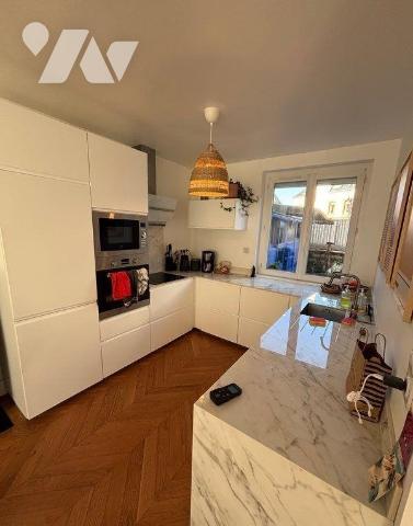 Lorient Merville , Maison rénovée- 86m2 hab - patio