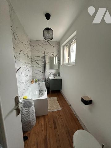 Lorient Merville , Maison rénovée- 86m2 hab - patio