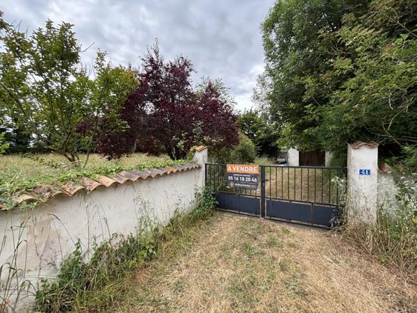 Vente Garage 2100 m2 à Vallans