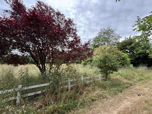 Vente Garage 2100 m2 à Vallans