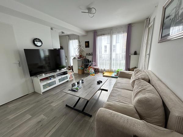 Appartement Carrieres Sous Poissy 2 pièce(s) 41.61 m2 Loyer 900 €/mois charges comprises **  - Référence  9406