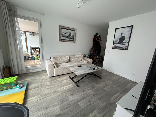 Appartement Carrieres Sous Poissy 2 pièce(s) 41.61 m2 Loyer 900 €/mois charges comprises **  - Référence  9406