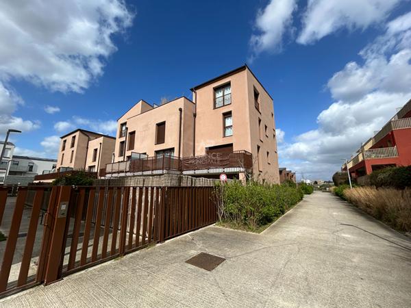 Appartement Carrieres Sous Poissy 2 pièce(s) 41.61 m2 Loyer 900 €/mois charges comprises **  - Référence  9406