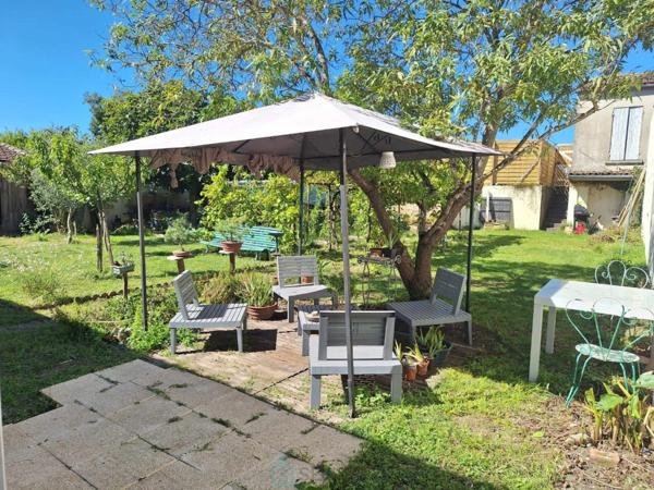 MAISON AVEC GRAND POTENTIEL !