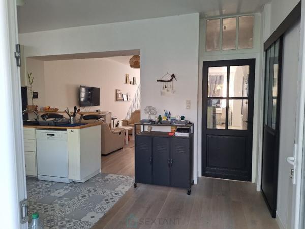 MAISON AVEC GRAND POTENTIEL !