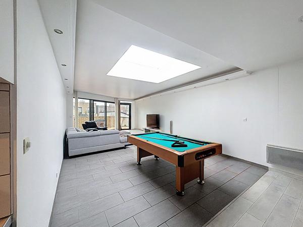 Ensemble immobilier à Rosendael rare avec Licence IV, logement, hangar et places de parking , fort potentiel de transformation